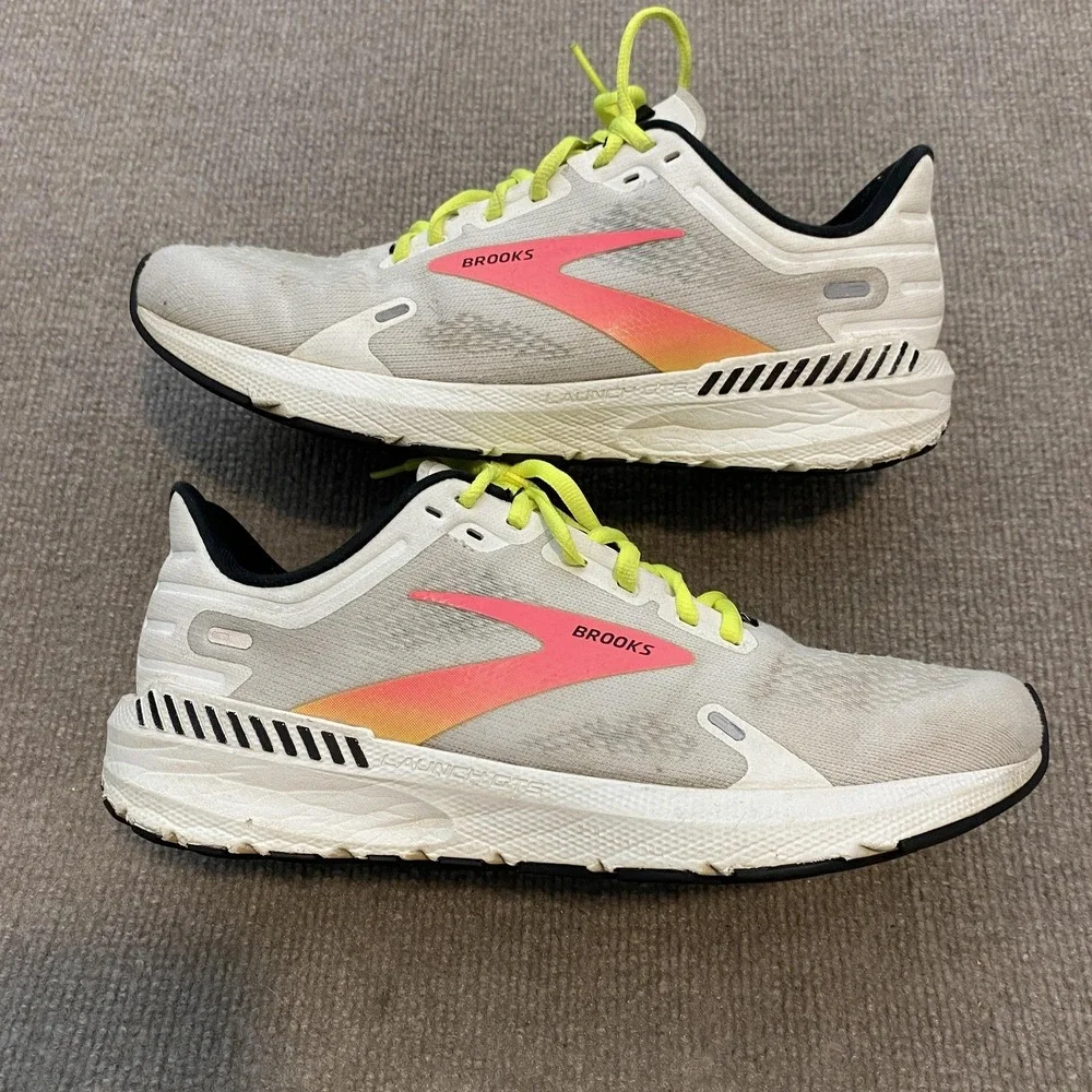 Brooks Launch GTS Running Shoes Womens Size 11 White Mesh Cushioned 1203741B148‎